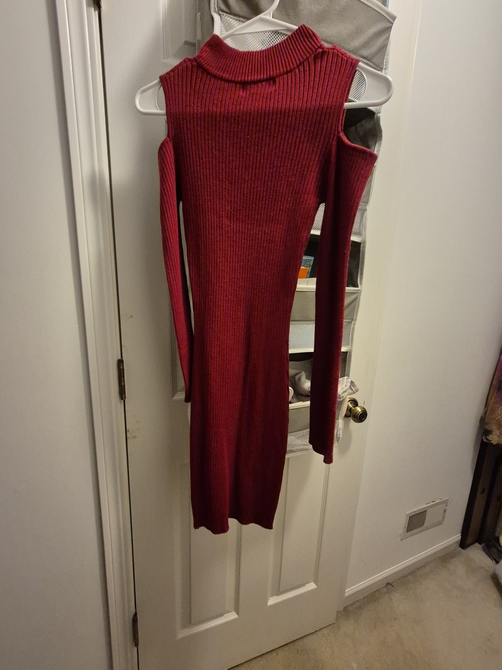 Cold-Shoulder Ribbed Knit Midi Dress in Wine Red